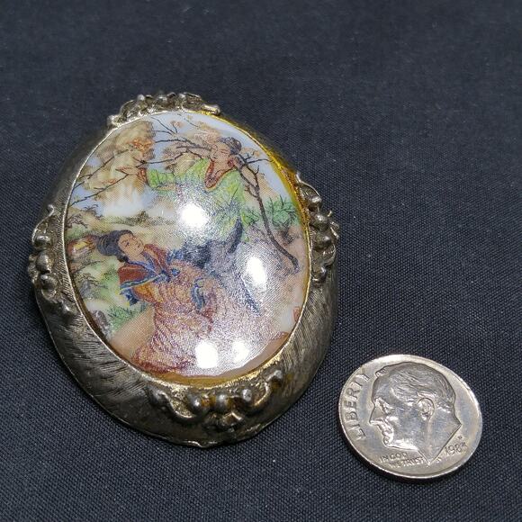 Vintage Porcelain Asian Couple Brooch Pendant Gold Tone Cameo Unsigned - Picture 9 of 10